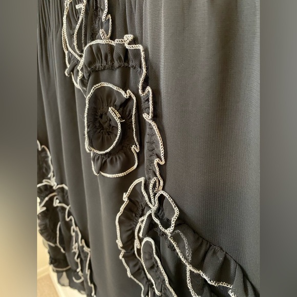 Veeca Dress in Black Size Small - Picture 4 of 7